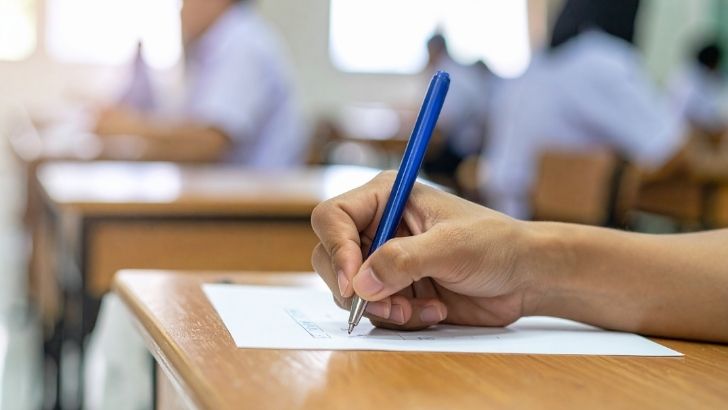 https://salarnews.in/public/uploads/images/newsimages/maannewsimage30082026_170301_Neet exam.jpg